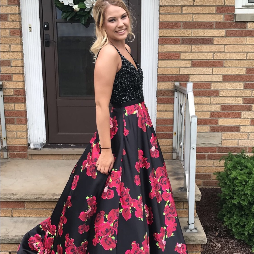 prom dress - Picture 5 of 8